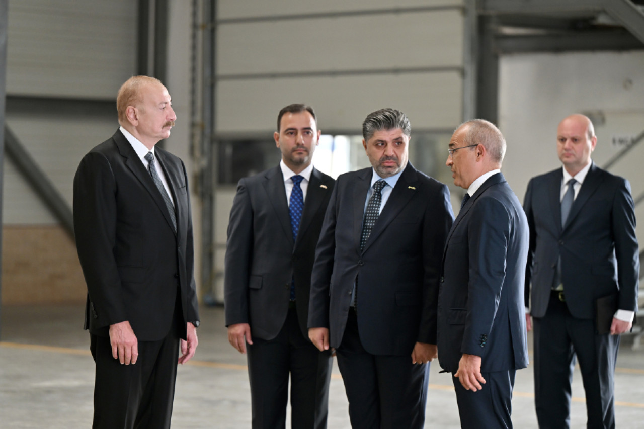 AZƏRBAYCAN RESPUBLİKASININ PREZİDENT İLHAM ƏLİYEV QARADAĞ RAYONUNDA KAĞIZ VƏ GİGİYENİK MƏHSULLARIN İSTEHSALI MÜƏSSİSƏSİNİN AÇILIŞINDA İŞTİRAK EDİB