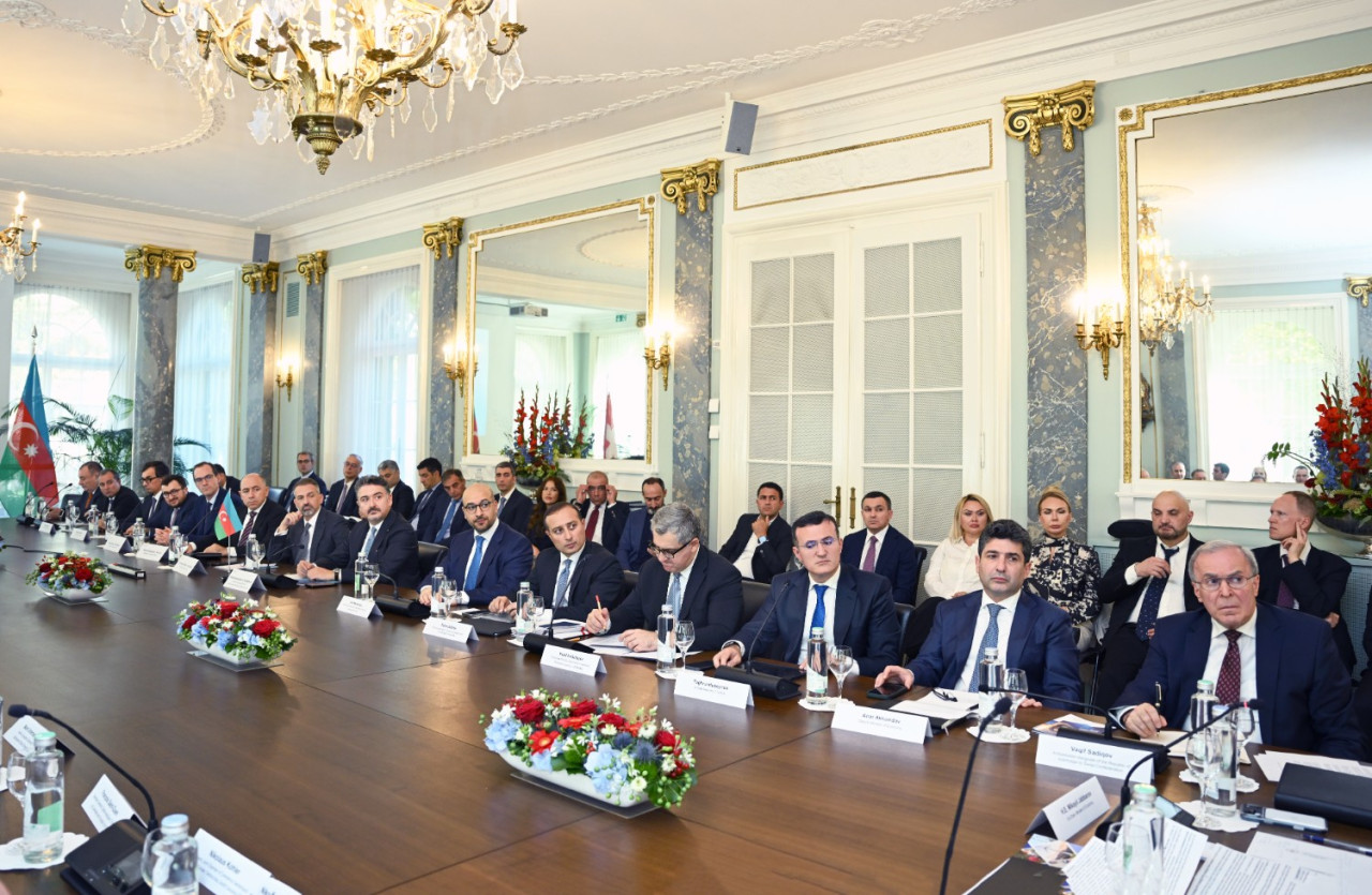 İSVEÇRƏ–AZƏRBAYCAN BİZNES FORUMU KEÇİRİLİB
