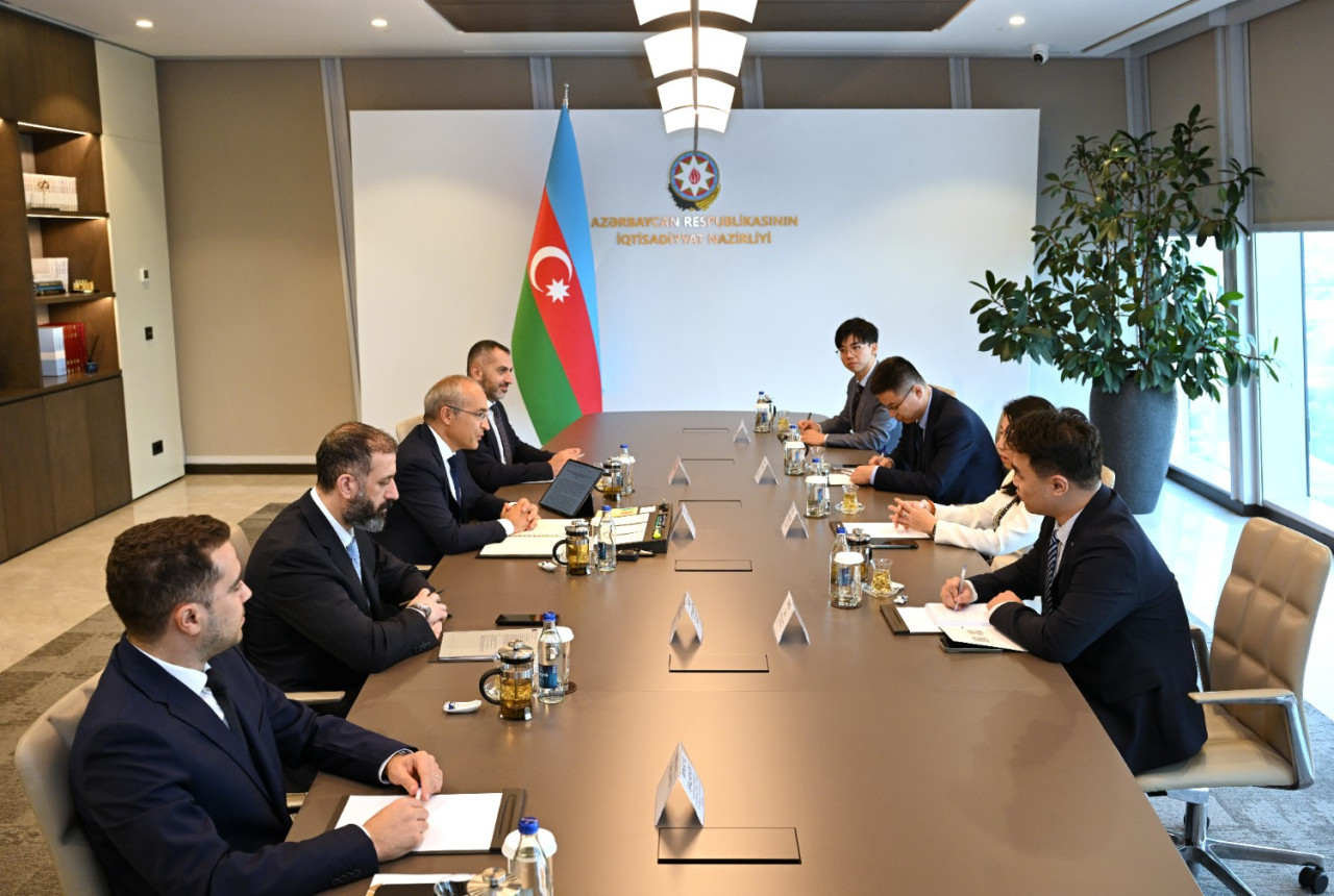 “SİLK ROAD FUND”UN İDARƏEDİCİ DİREKTORU İLƏ GÖRÜŞ KEÇİRİLİB